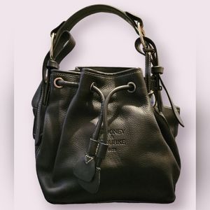 NWT Dooney and Bourke bucket bag